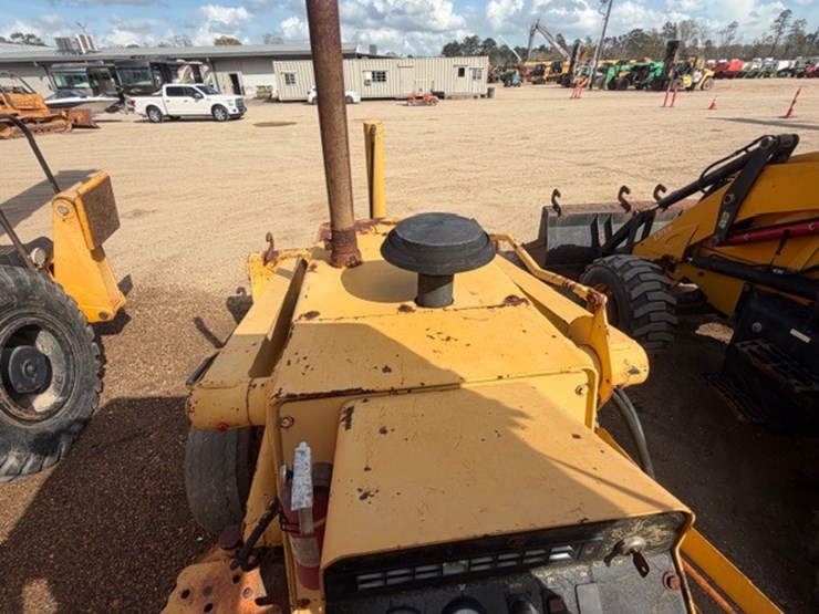 deere-210le-image-44