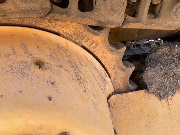 caterpillar-d6c-image-12