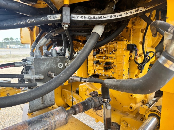 2015-deere-544k-image-28