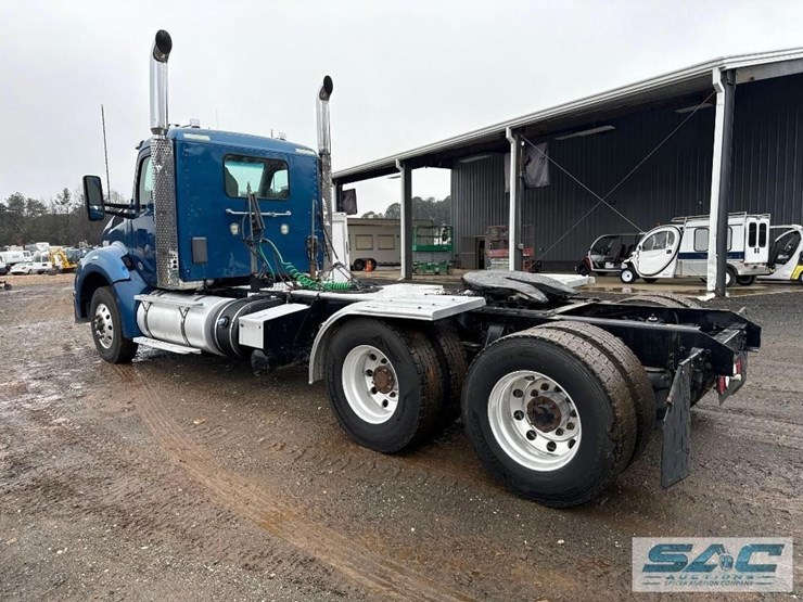 2015-kenworth-t880-image-3