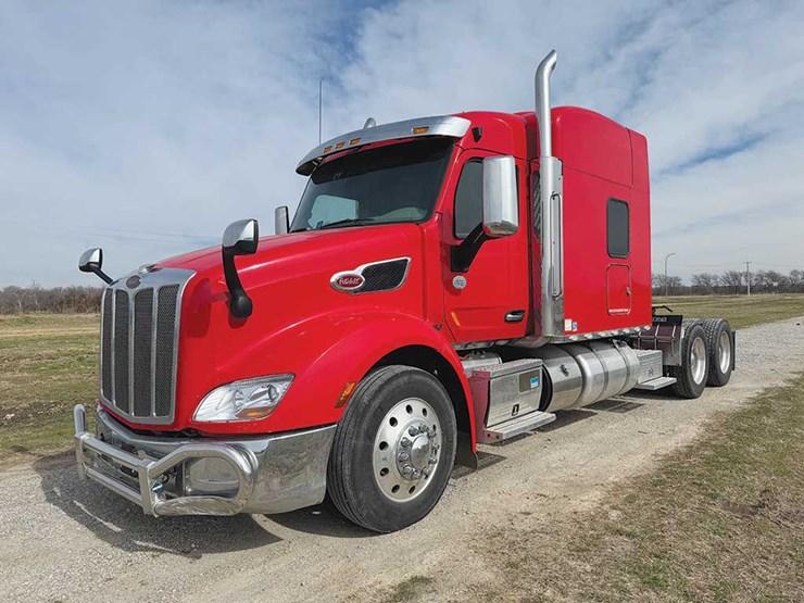 2020-peterbilt-579-image-1