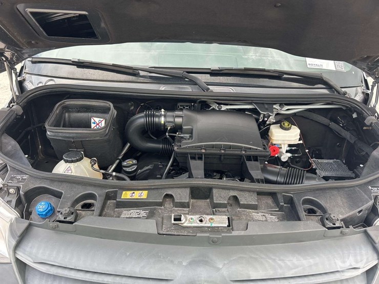2021-mercedes-benz-sprinter-4500-image-9