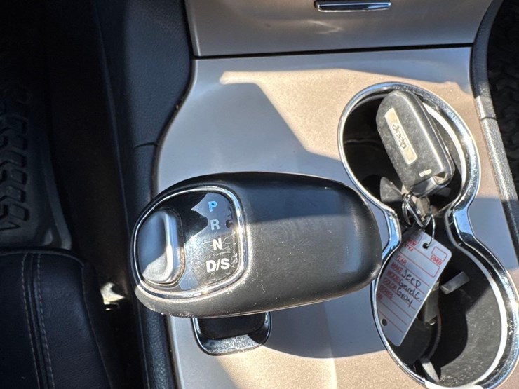 2015-jeep-grand-cherokee-image-19