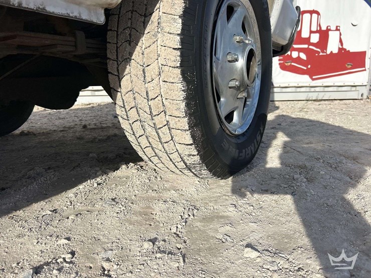 2002-ford-cargo-image-24