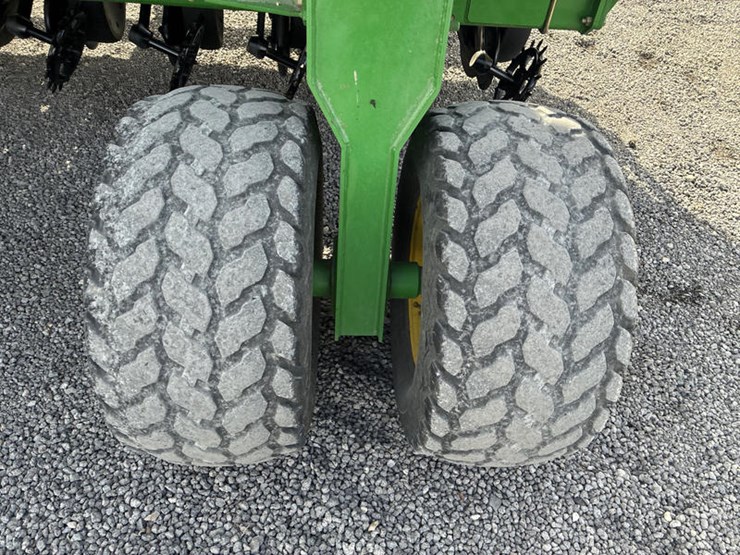 2005-john-deere-1690-image-39