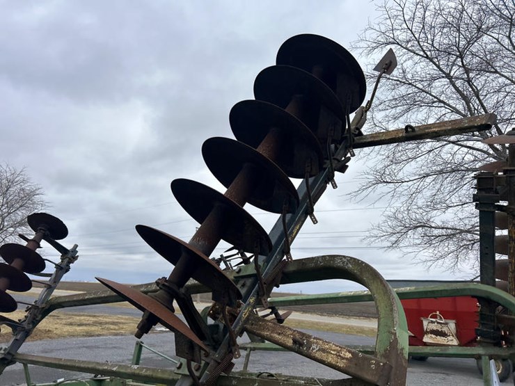 john-deere-230-image-14