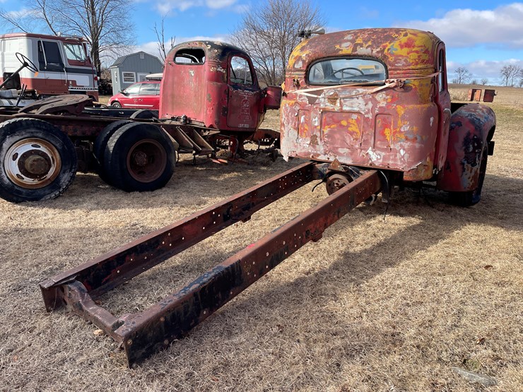 #4208-•-mack-truck-cab-and-chassis-frame-image-4