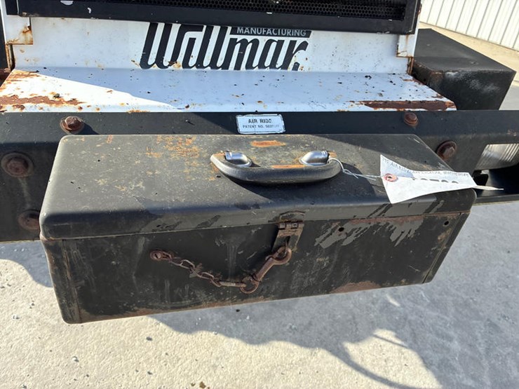 2010-willmar-745-image-12