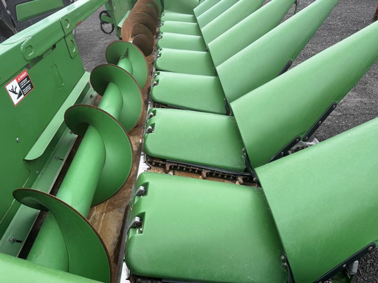 2013-john-deere-608c-image-14