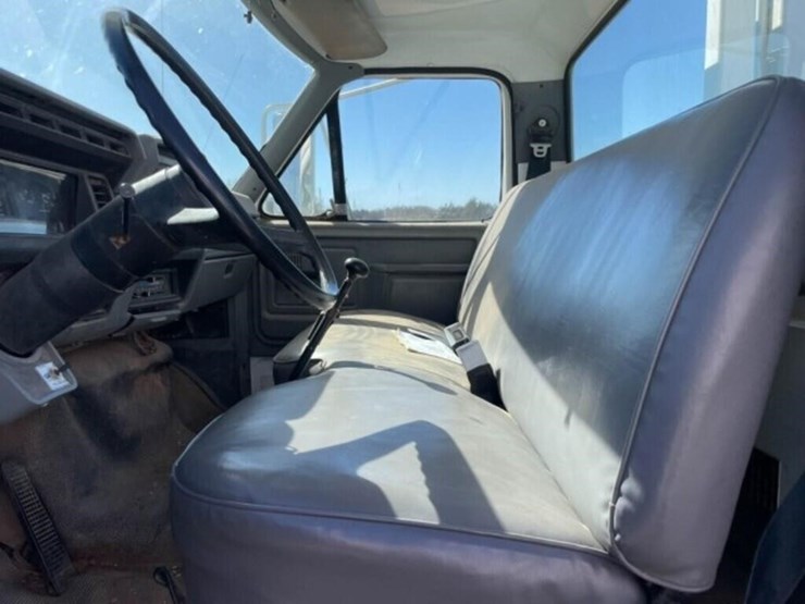 1996-ford-800-image-17