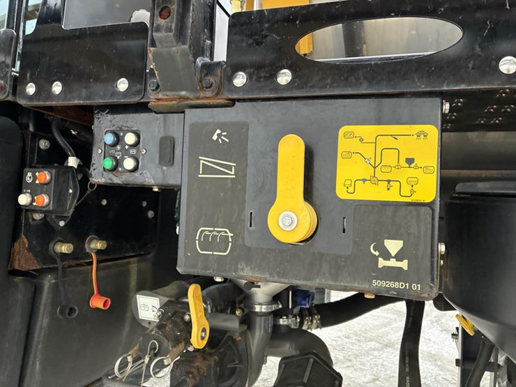 2015-ag-chem-rg1100-image-45