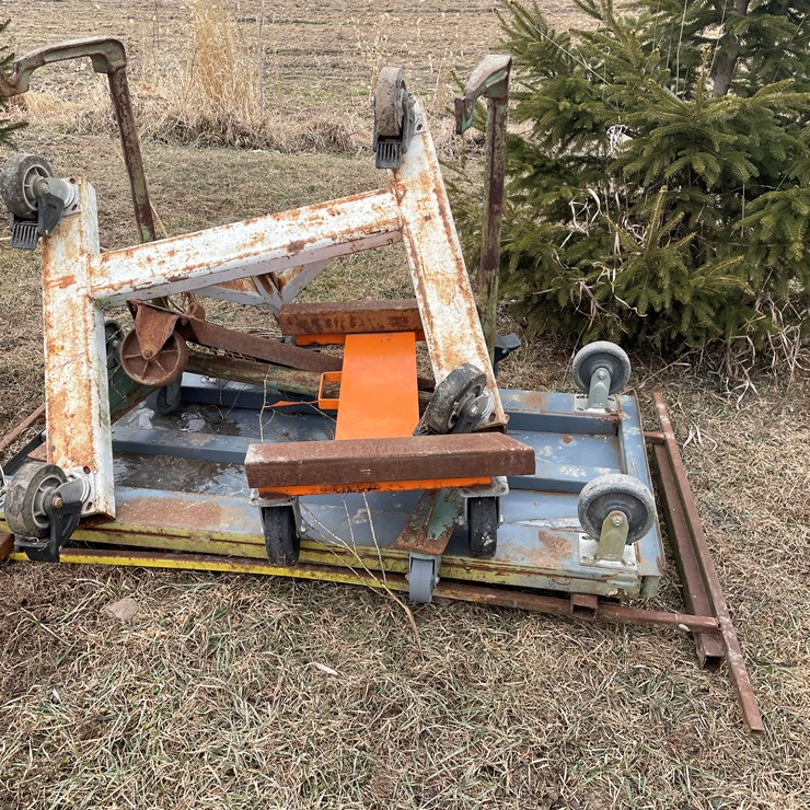 #4245 • Misc. Rolling Carts