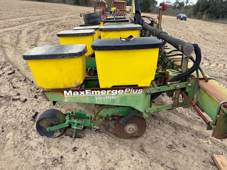 john-deere-1700-image-4