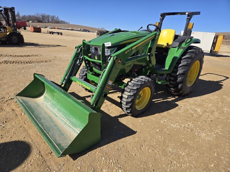 john-deere-4052m-image-1