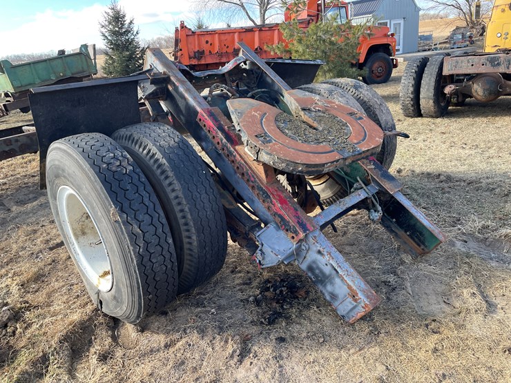 #4218-•-drive-axle-with-5th-wheel-plate-image-2