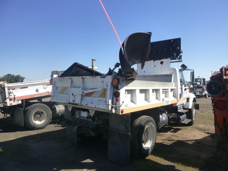 2003-international-7400-image-3