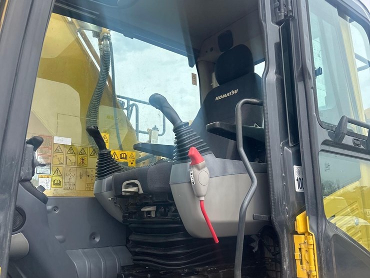 2022-komatsu-pc210-lc-image-22