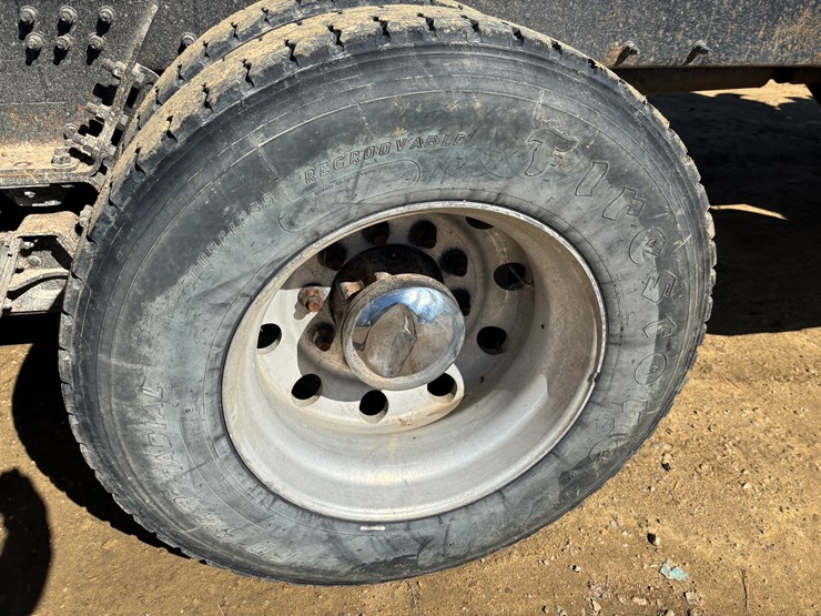 2009-peterbilt-340-image-88