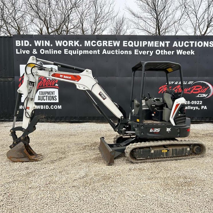 2023 BOBCAT E35