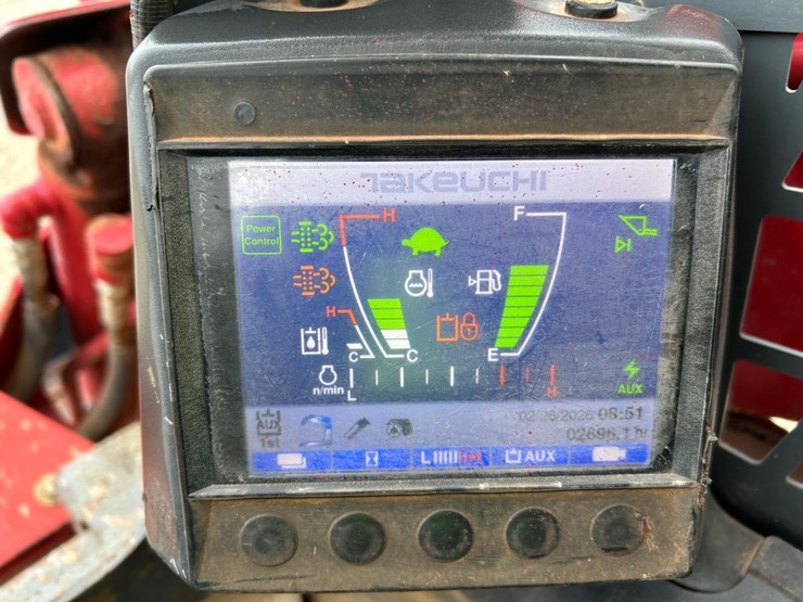 2019-takeuchi-tl10v2-image-21