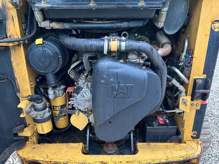 caterpillar-247b-image-15