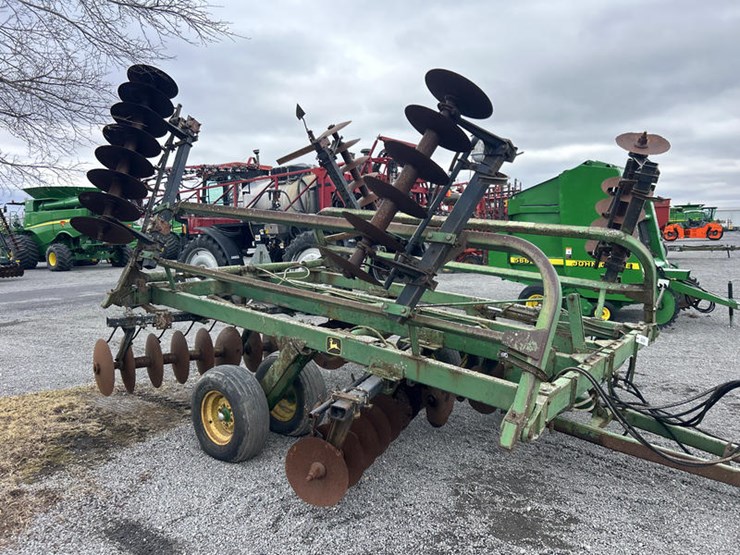 john-deere-230-image-26