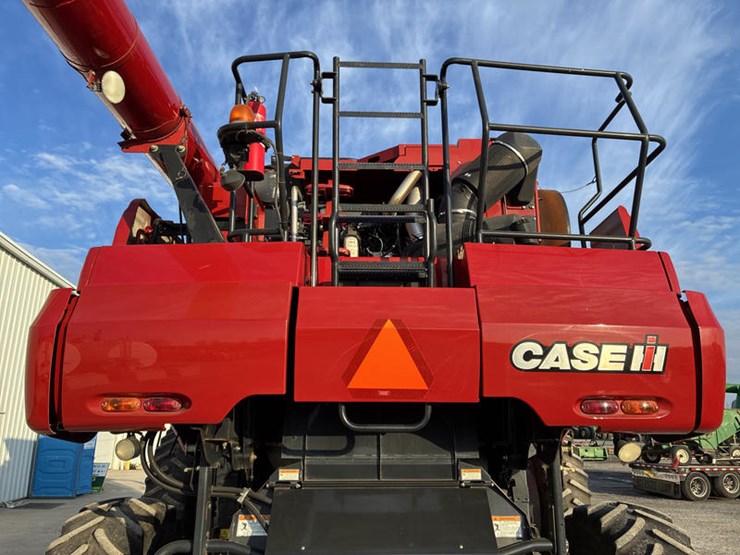 2010-case-ih-8120-image-20