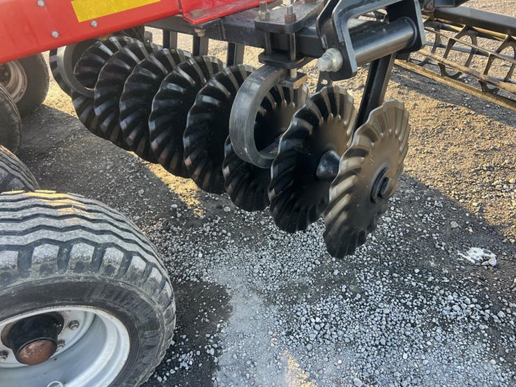 2020-case-ih-true-tandem-335vt-image-16