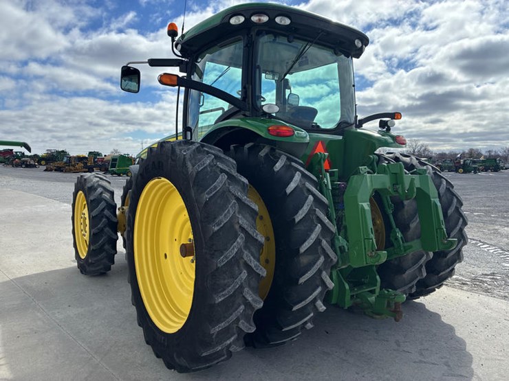 2013-john-deere-8335r-image-8