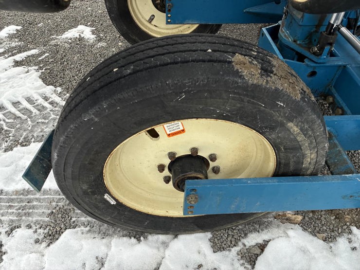 1997-kinze-2600-image-58