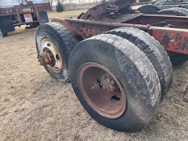 #4209-•-mack-truck-frame-image-16