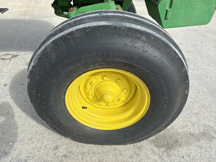 1984-john-deere-4450-image-36