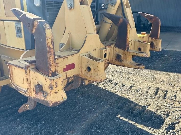 2011-deere-772g-image-17