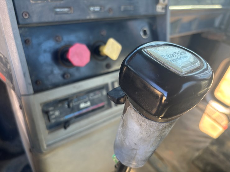 1993-mack-ch600-image-34