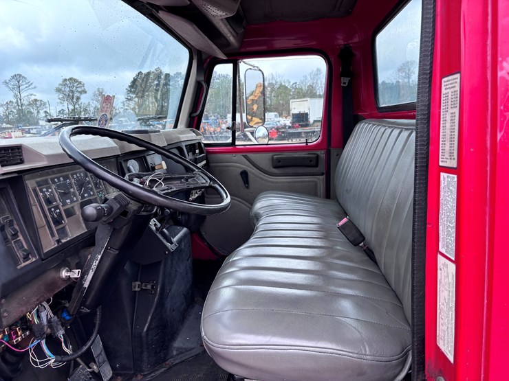 2001-international-4700-image-8