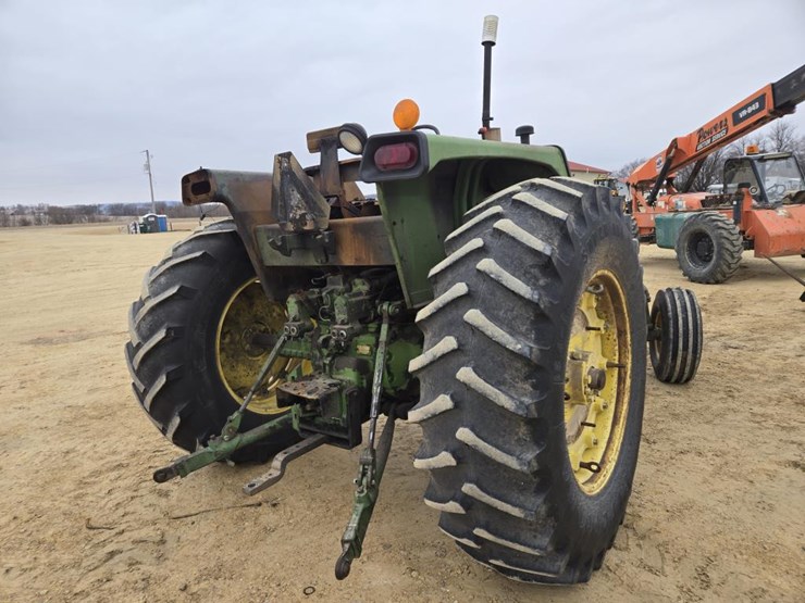 john-deere-4230-image-11