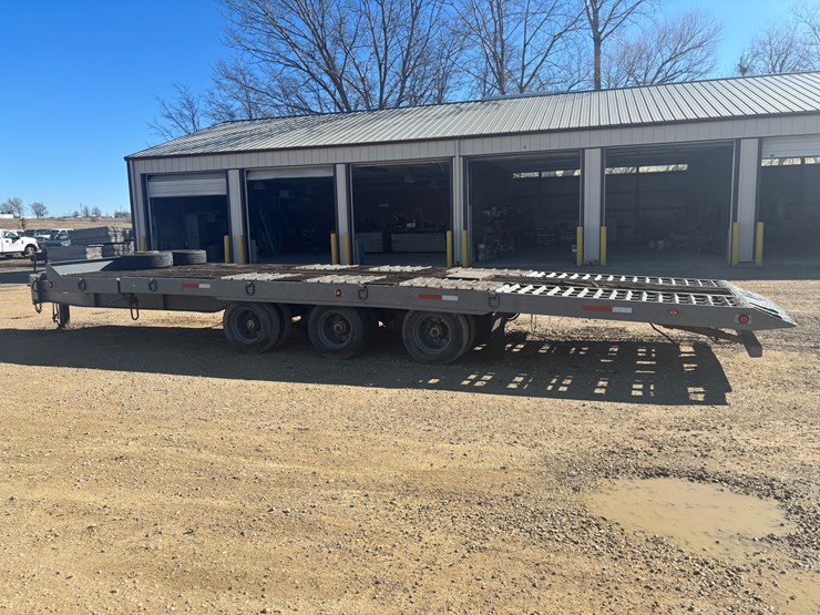#2320-•-2008-interstate-30'-tri-axle-equipment-trailer-image-4