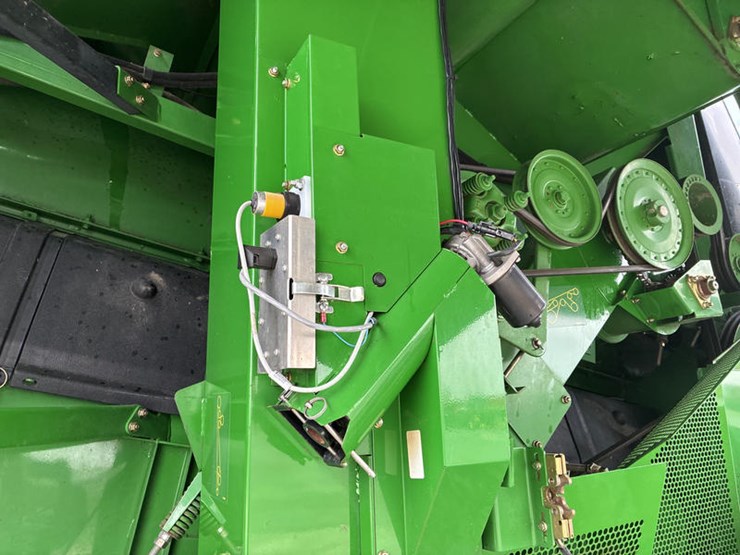 2004-john-deere-9660-sts-image-77