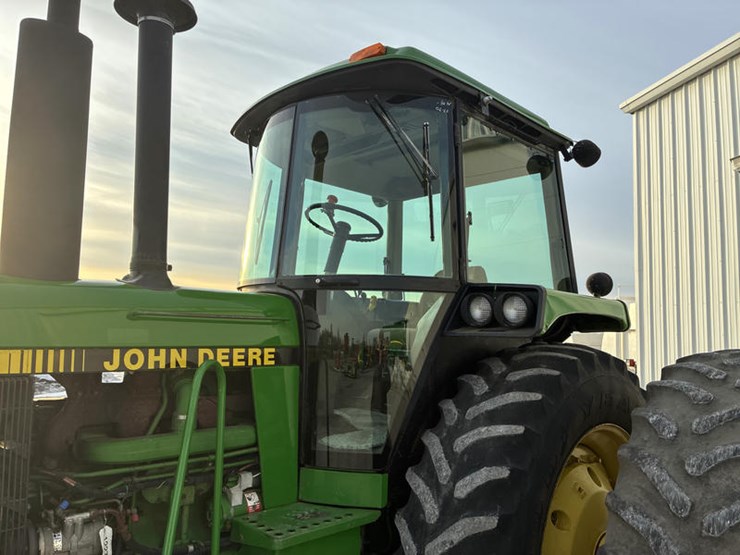 1990-john-deere-4455-image-31