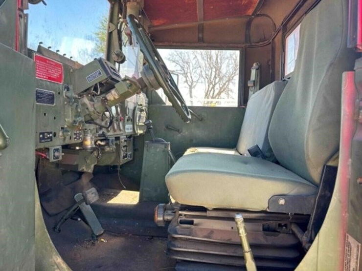 6x6-2-1/2-ton-truck-image-15