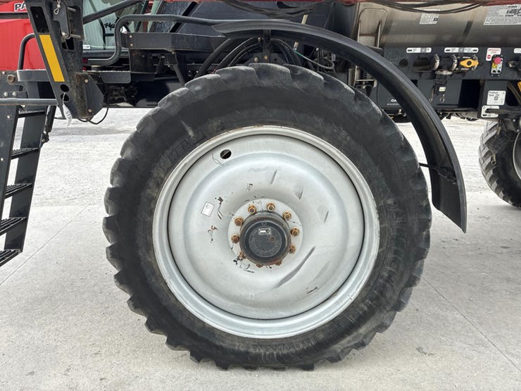 2015-case-ih-patriot-3340-image-43