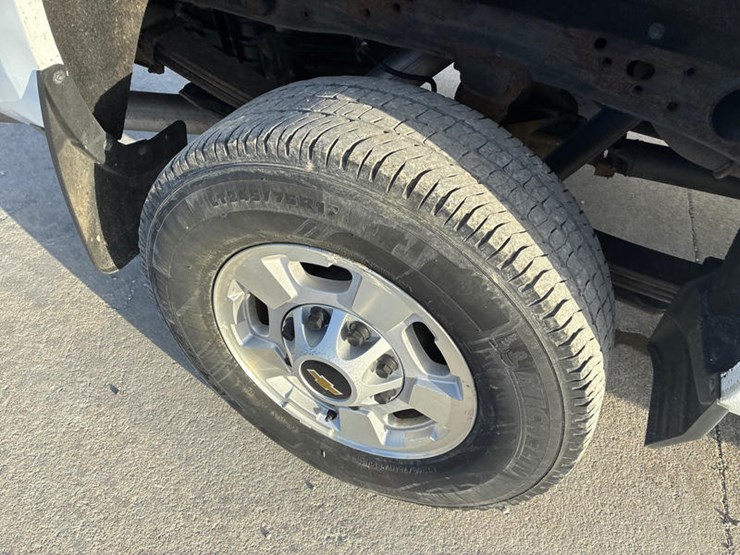 2019-chevrolet-2500-image-35