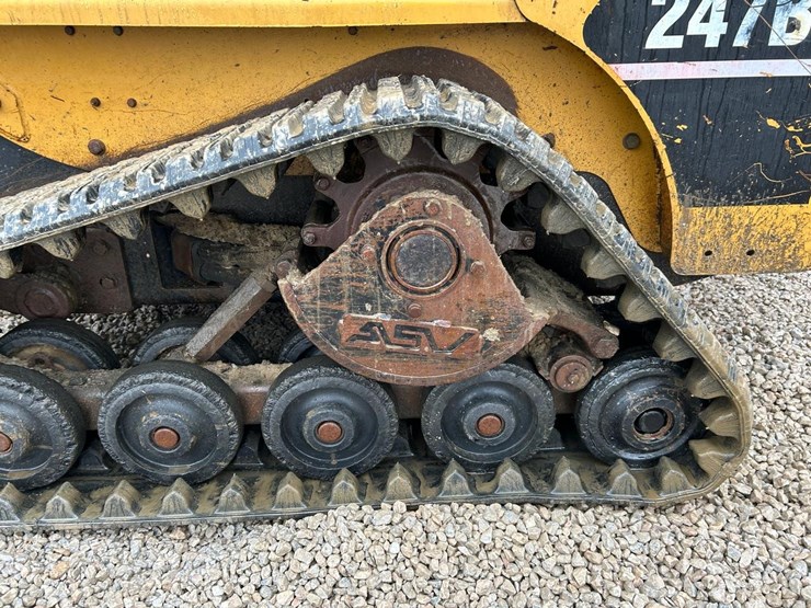 caterpillar-247b-image-18
