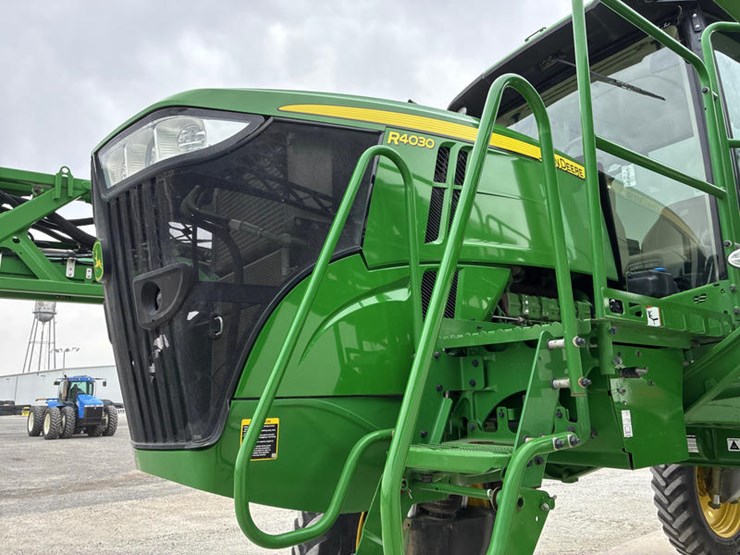 2021-john-deere-r4030-image-50