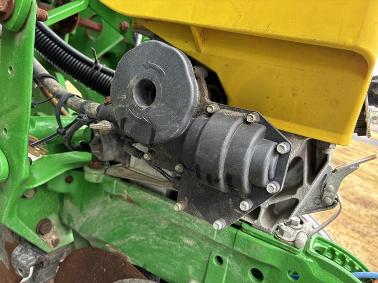 2019-john-deere-1775-image-76