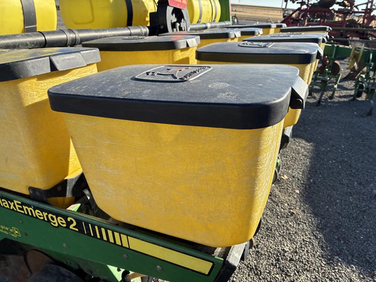 john-deere-7200-image-38