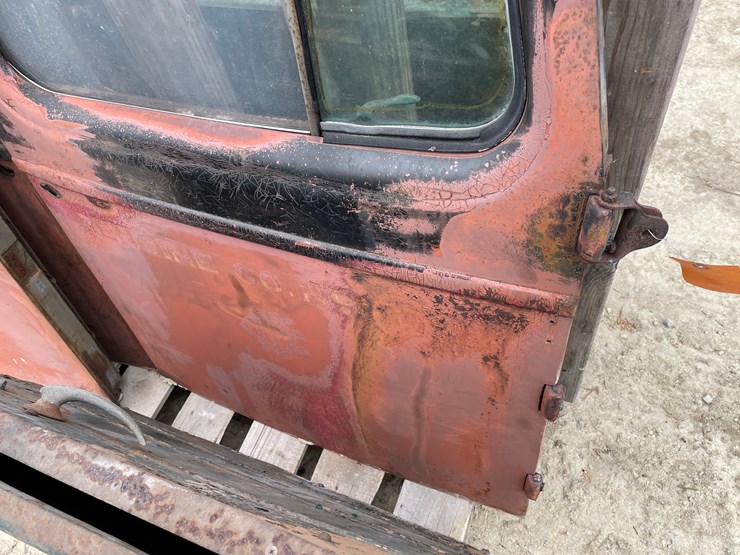 #4400-•-pair-of-vintage-truck-doors-image-6