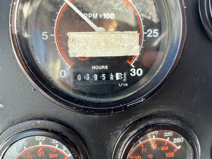 2010-willmar-745-image-72