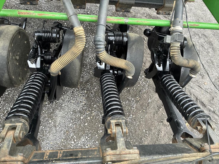 2003-john-deere-1590-image-30