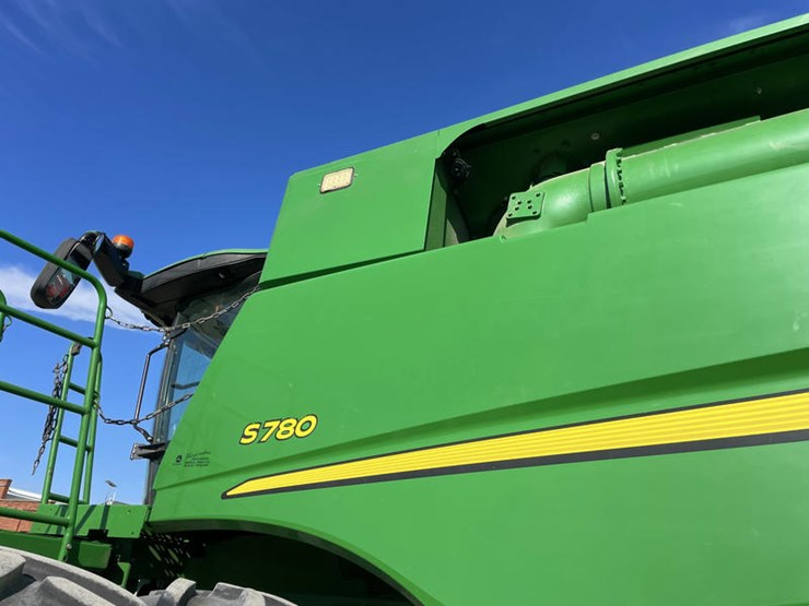 2018-john-deere-s780-image-32